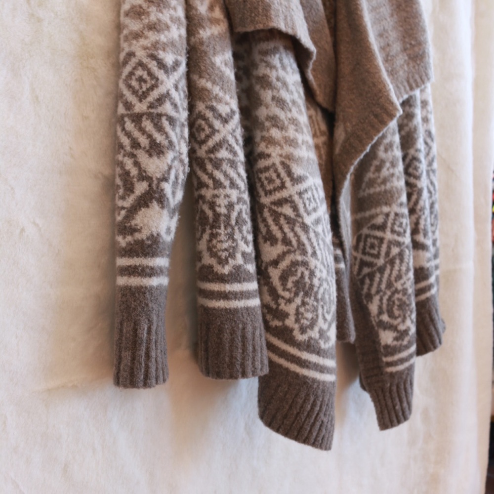 SOLD! A&F Waterfall Cardigan - Picture 3 of 4